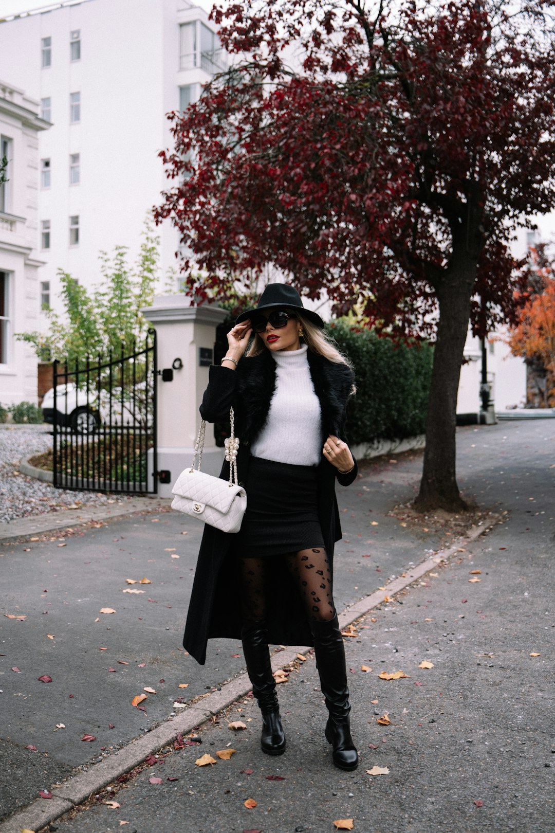 Contact Avant Models